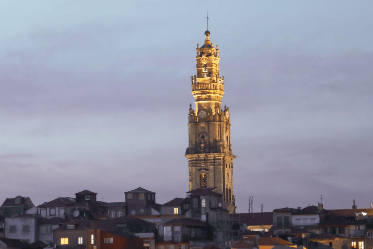 morar no porto - torre dos clérigos